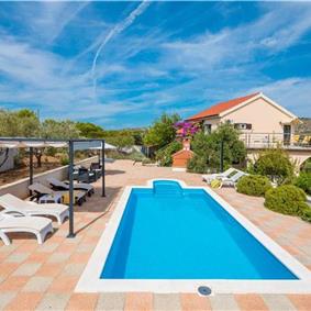 6 bedroom villa with pool in Milna, Brac Island sleeps 11